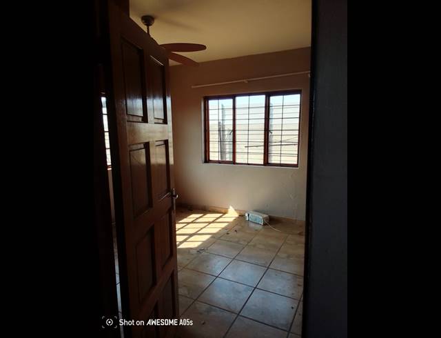 4 BEDROOM FREEHOLD FOR SALE IN ELOFF